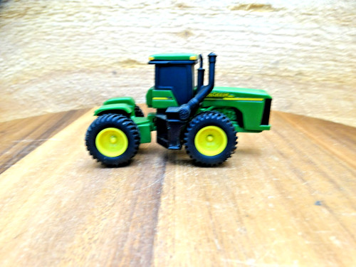 Trattore agricolo articolato