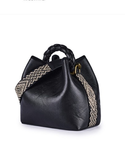 Via mail bag - , nuova