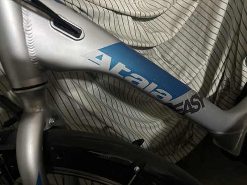 Bicicletta pedalata - a,
