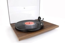 REGA P1 walnut giradischi