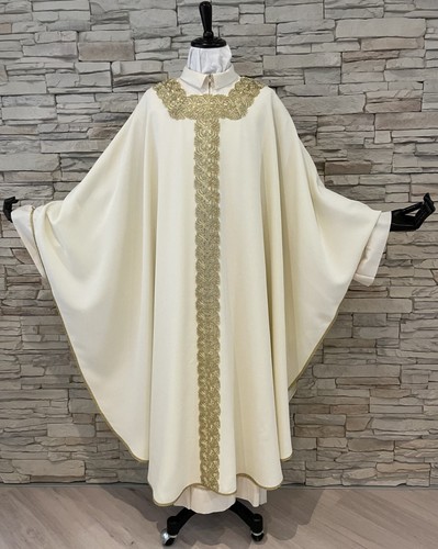 Casula bianca con passamaneria