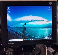 Compact Samsung SyncMaster