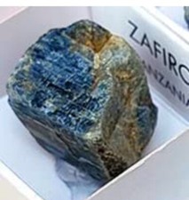 Pietra grezza naturale zaffiro