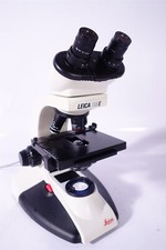 Microscopio Leica CME con 3 obiettivi - Ottime condizioni funzionante 