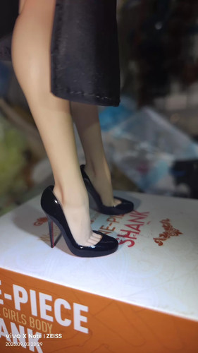 Action figure decolte tacco