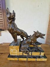 IMPONENTE COPPIA DI CANI  ( SCULTURA) SU BASE IN MARMO, FIRMATI "L. A. CARVIN"