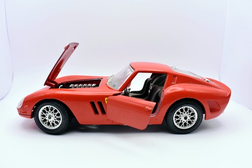 Modellino auto scala 24 - auto, 1:24