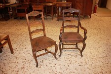 Gruppo di 8 sedie francesi stile Provenzale con seduta in Cuoio stampato