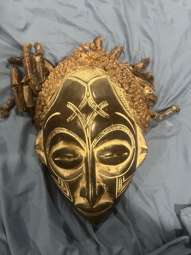 Grande maschera tradizionale