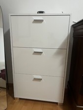 scarpiera con tre scompartimenti bianca