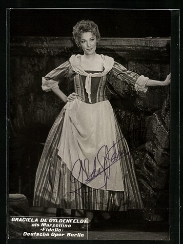 Cartolina cantante lirica