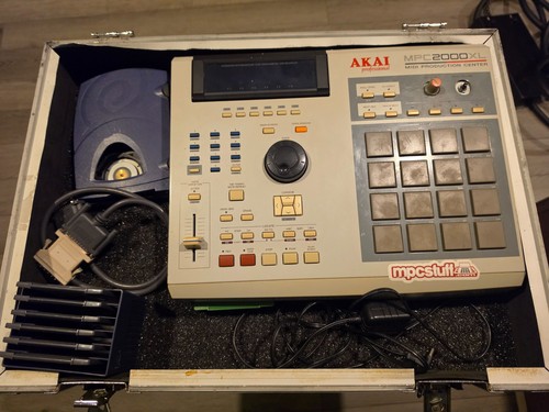 Akai mpc 2000xl - akai, con