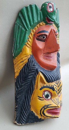 Vecchia maschera tradizionale