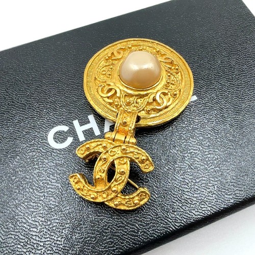 Spilla logo chanel coco - logo, cc