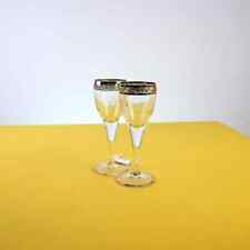 coppia di bicchieri vintage da liquore in cristallo con decori incisi