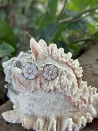 Orecchini con cammeo fiore - orecchini,