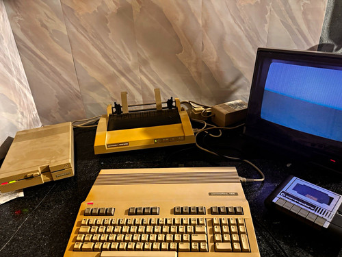 Commodore 128 set computer - set,