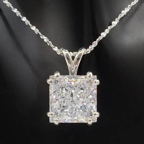 Ciondolo solitario diamante