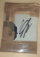 Finestra Funko Pop firmata a