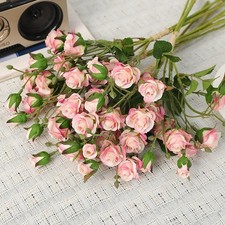 Rosa in seta artificiale per