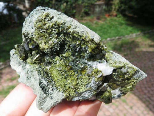 Minerali epidoto con - minerali,
