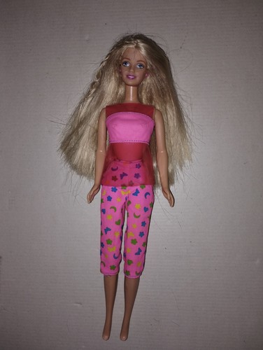 Barbie sit style mattel - in,