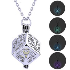 Collana ciondolo mistico fluorescente pendente luminoso Cubo pietra luminosa 