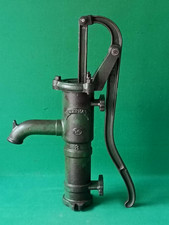 VECCHIA POMPA A MANO DA POZZO