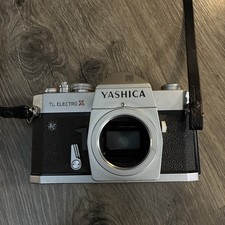 Corpo fotocamera Yashica TL-Electro GREAT SLR 35 mm prende solo obiettivo attacco a vite M42