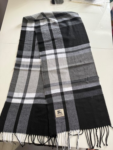 Nuovissima sciarpa burberry - nuovissima,