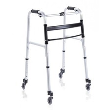 Deambulatore a 4 ruote per