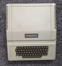 Apple II Europlus Computer Vintage INTERNATIONAL BUYER WELCOME ref.2