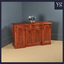 Credenza antica inglese