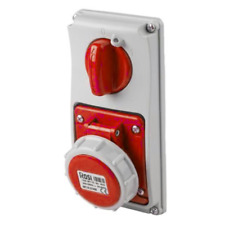 Presa interbloccata trifase ad