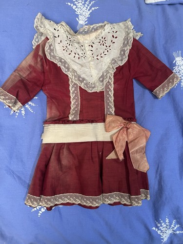 Belle robe ancienne poupee - belle,