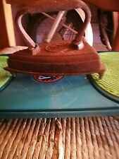 bellissimo ferro da stiro molto antico completo di supporto inizio anni 1800