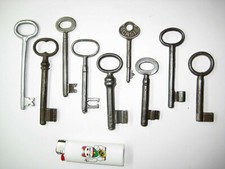 9 chiavi molto antiche