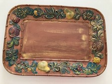 Vassoio in ceramica decorato con frutta