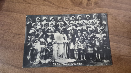 Cartolina raffigurante - , il