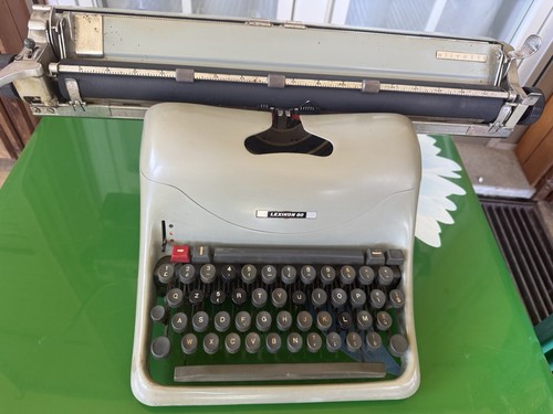 Macchina scrivere vintage - da,