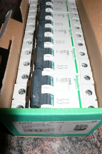 Disjoncteur 10a schneider - disjoncteur,