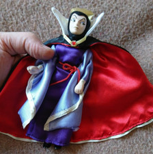 Grmilde - la strega di Biancaneve - bambola Disney  in porcellana