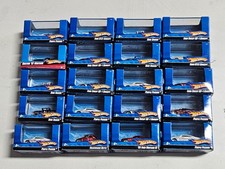 Lotto di 20 Hot Wheels scala