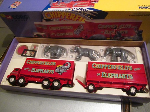 Corgi toys coffret - :,