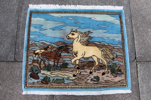 Tappeto piccolo vintage fatto