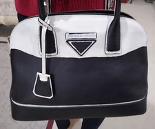 Rara borsa Prada bianca e nera
