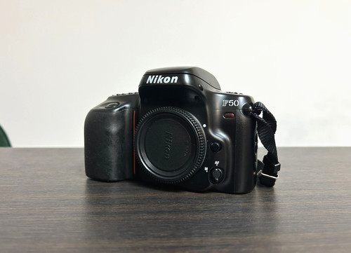 Nikon f50 solo - nikon, corpo