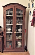 Vetrina cristalliera soggiorno/cucina  classica in perfette condizioni. 