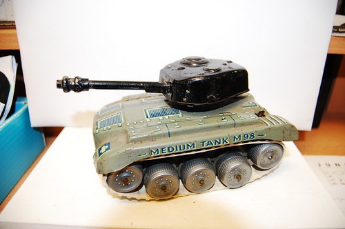Vecchio carro armato medio - armato,