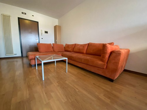 Divano spazioso buone - in,